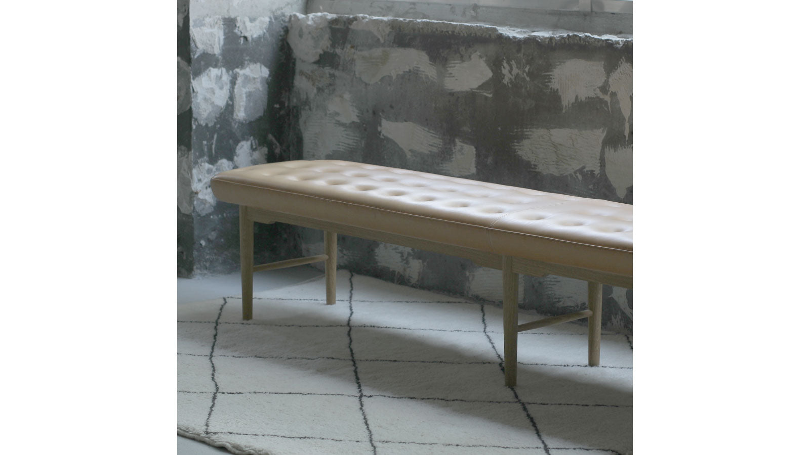 ラグ豆知識４ ― ウールのラグは夏でも快適？