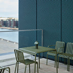 パリサードチェア、パリサードテーブル、パリサードアームチェア・オリーブの使用イメージ